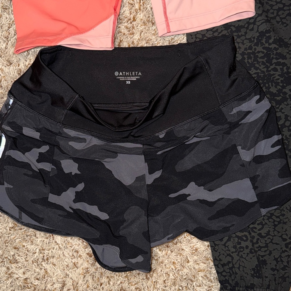 Bundle of 2 women's shorts and one pair of athletic pants, size XS. - Picture 3 of 4